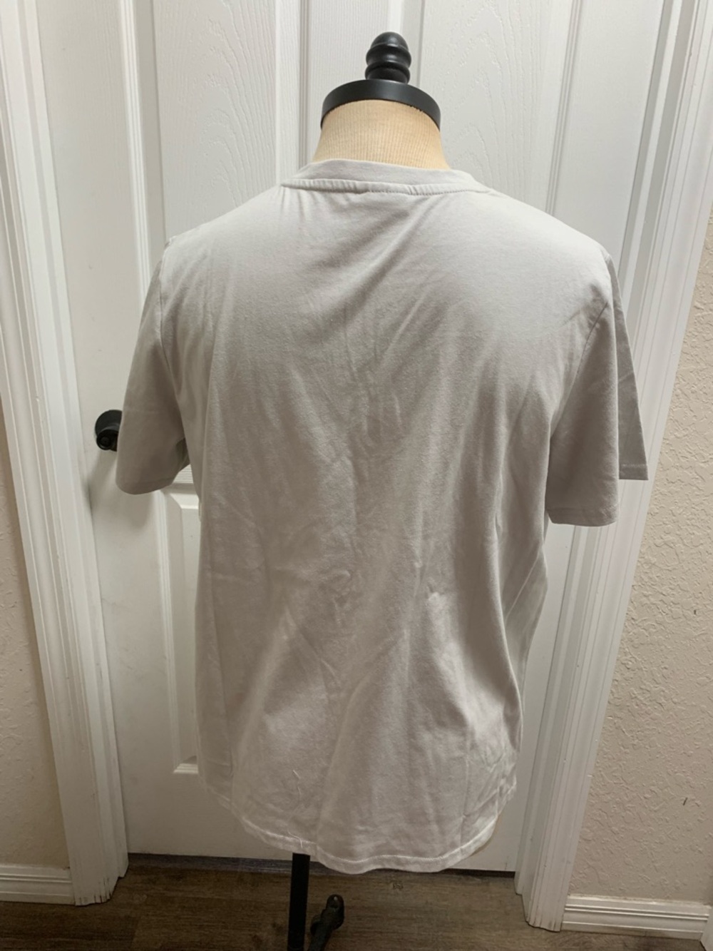 Disney parks Epcot Center Logo Shirt Women's Gray Buttons NWT - Picture 8 of 11